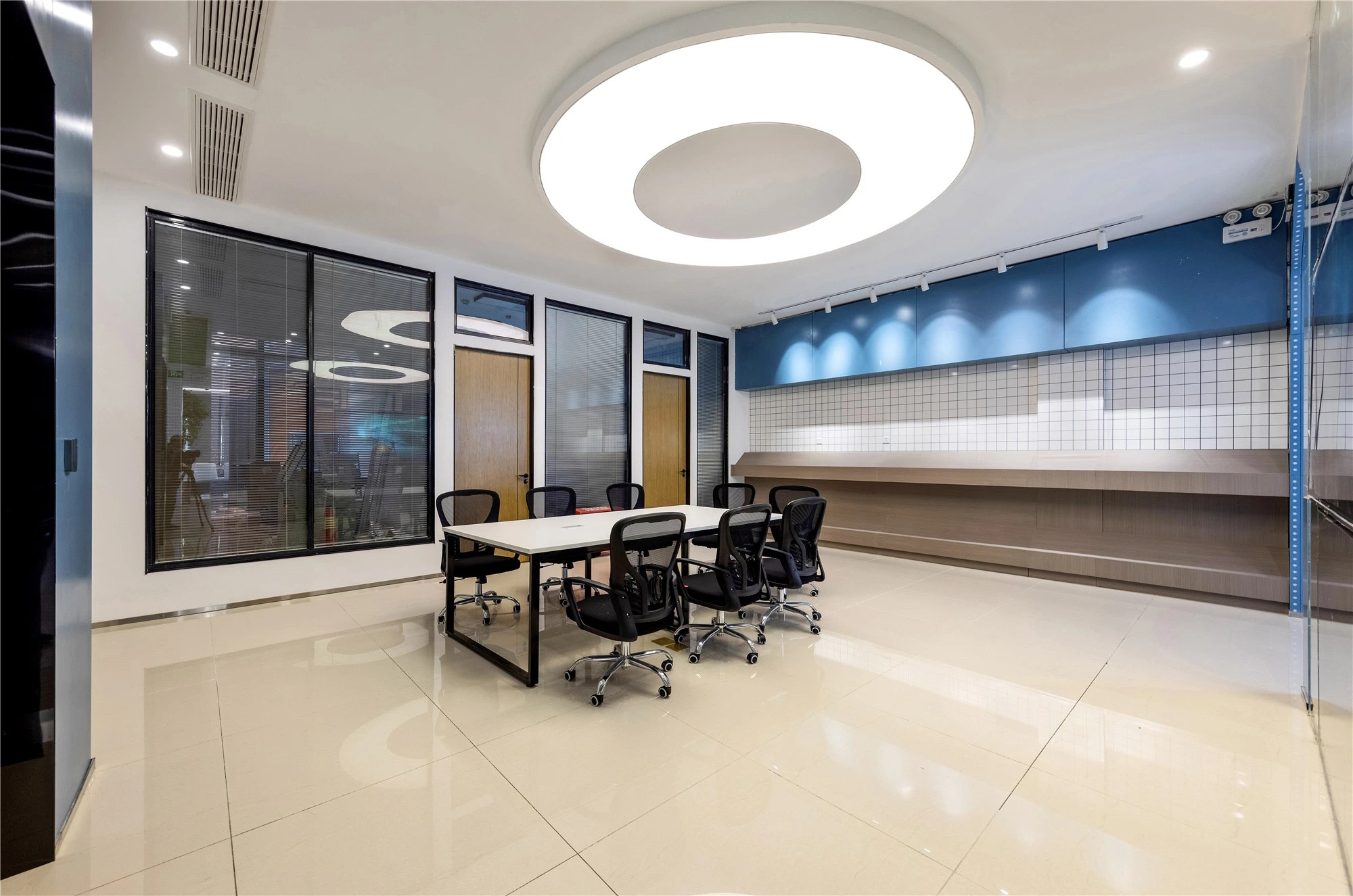 【案例賞析】武漢市車都天然氣營(yíng)業(yè)廳完工實(shí)景展示，開放多元，活力共享！(圖3)