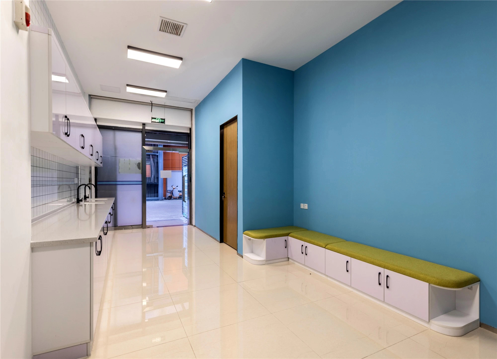 【案例賞析】武漢市車都天然氣營(yíng)業(yè)廳完工實(shí)景展示，開放多元，活力共享！(圖8)