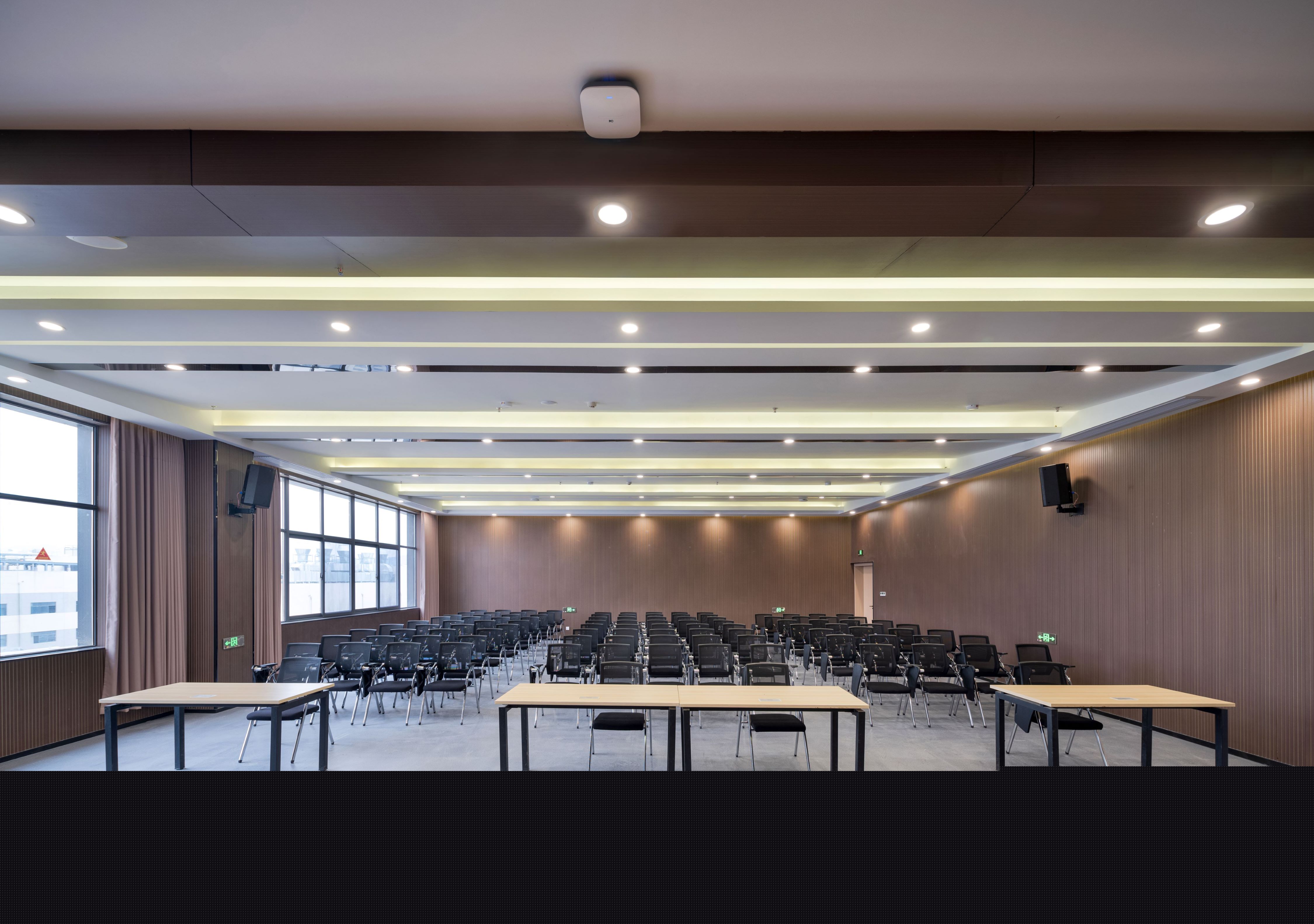 【完工案例】人福醫(yī)藥黃岡總部辦公室裝修完工！(圖9)