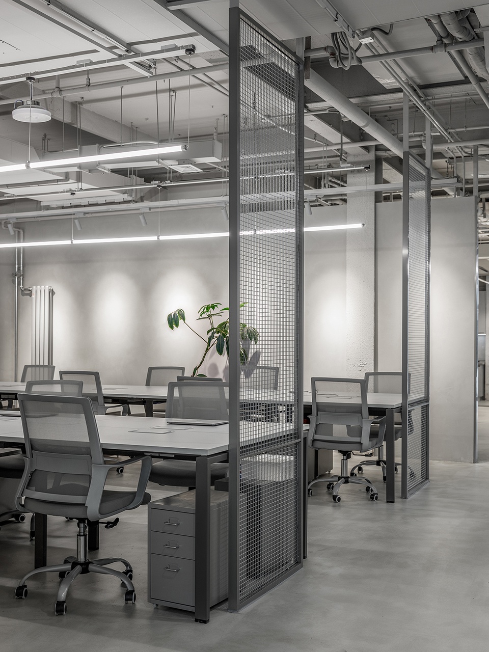 辦公室裝修設(shè)計(jì),粗狂的線條走進(jìn)工業(yè)之美！(圖2)